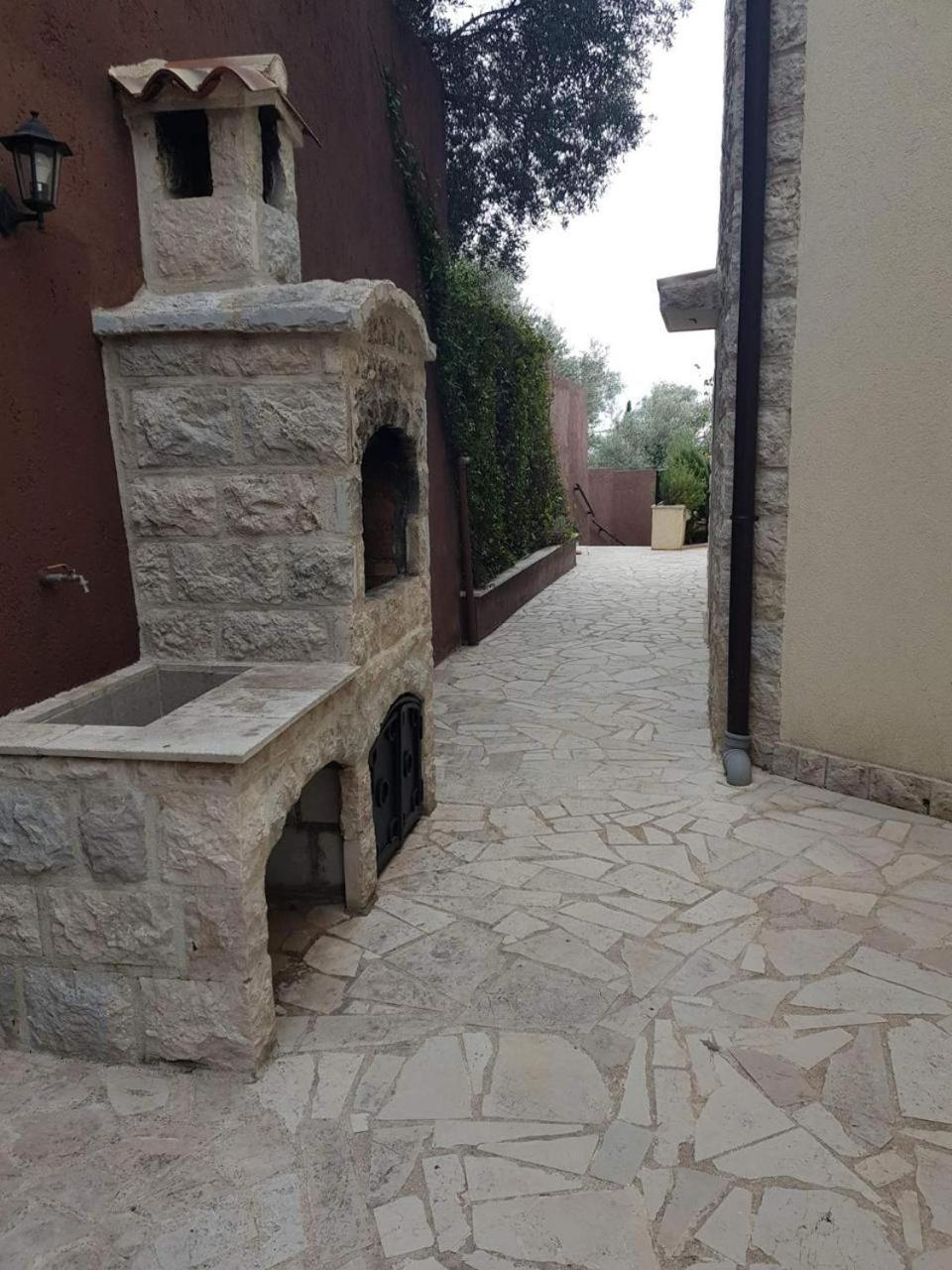 Casa Oliva A With Heating Pool * Budva
